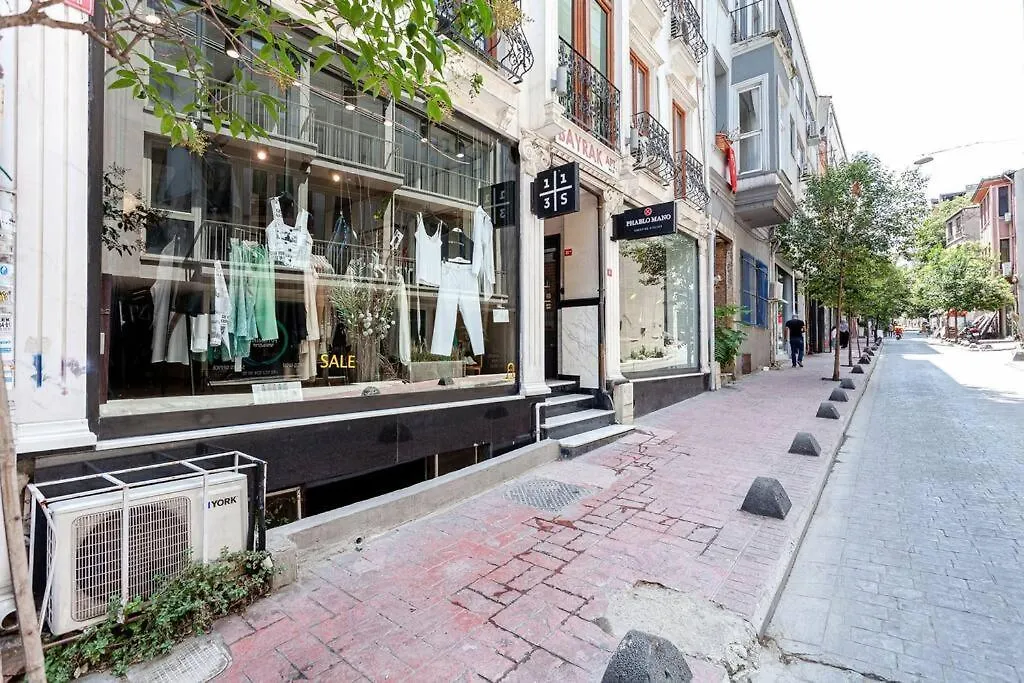 Prime Location With Terrace Apartment Istanbul